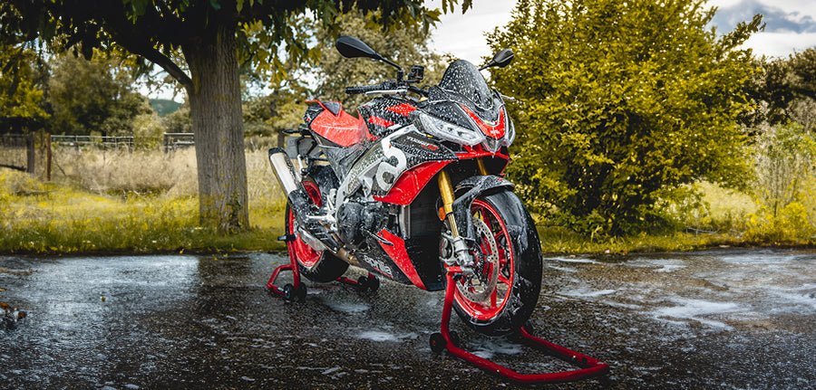 Quel shampoing utiliser pour bien nettoyer sa moto ? - Le Coin Du Lavage